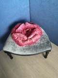 voetenbankje te koop!   van  € 75,- voor € 50,-